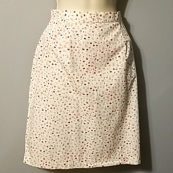 <VICTORIA HOLLEY> White/Pink/Maroon Floral Skirt - Picture 4 of 14